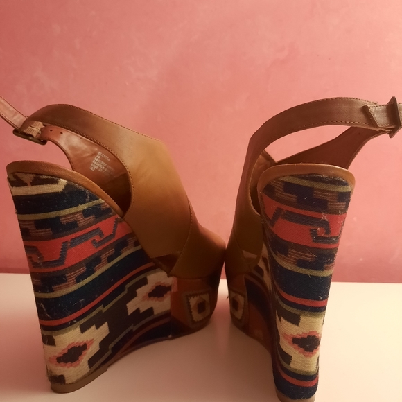 Steve Madden tan peep toe wedge - Picture 8 of 10